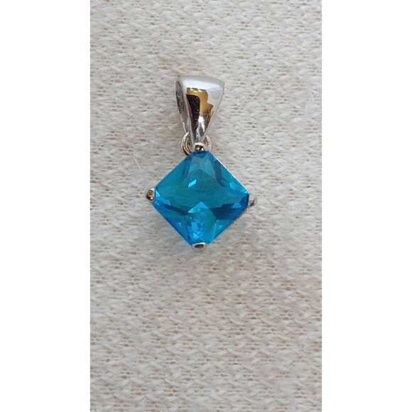Sterling Silver 7mm Simulated Princess Cut Blue CZ Necklace Pendant 3/4 in - Picture 2 of 7